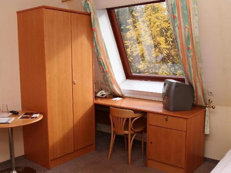 DD895BA7B014C942CEB2A2ABE47A1CBA