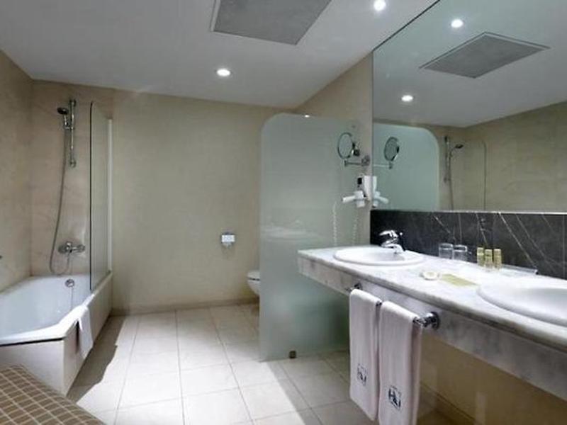 B7019ABD09D7F7D95D96F34A1E8E49EA