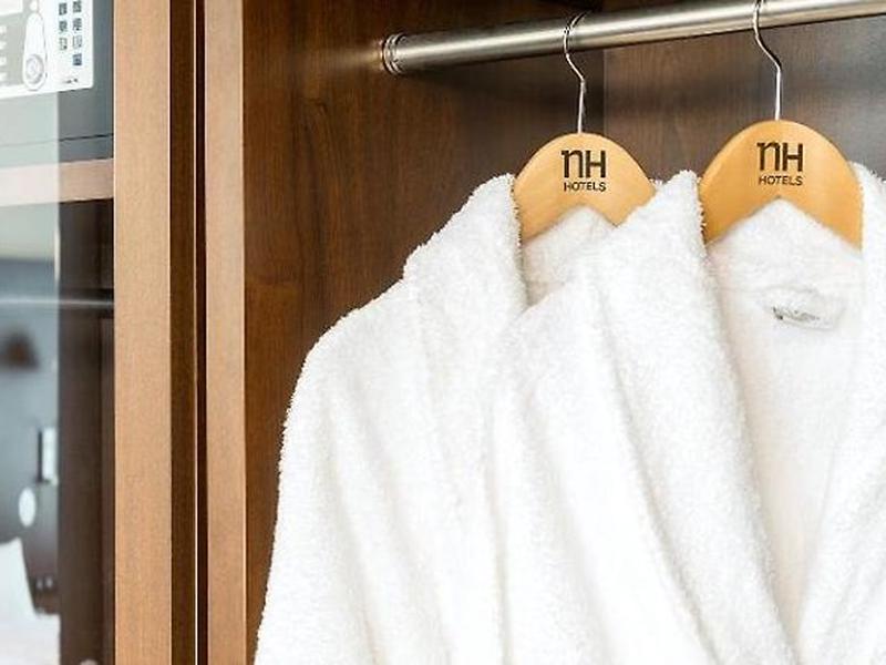 6B4B70EFFB9C665515ED35410A4F3E7B