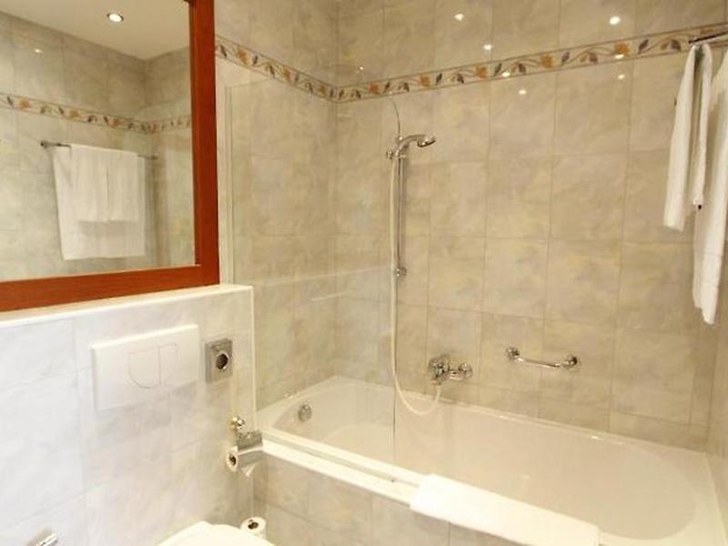 280CB33D94577796A521533651F2236C