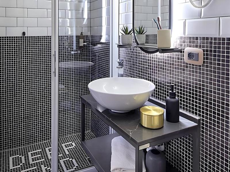 4B55CDC29D8E6184D65FBBD922E1E7BB