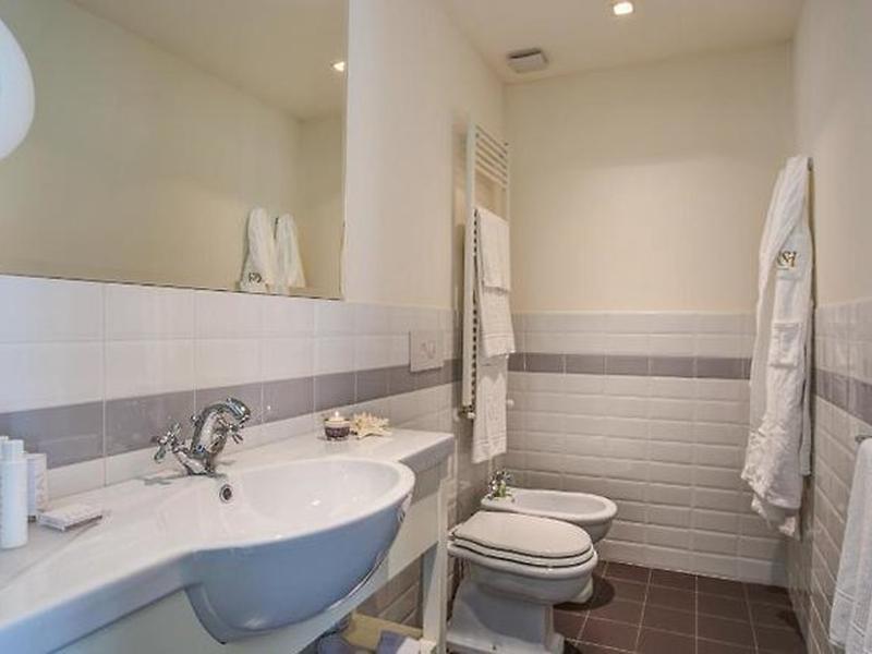 5B5BC2A562DAE72ADE9951BA76A12B93