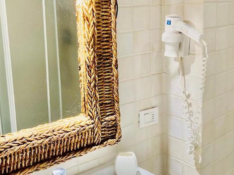 FE04E0E14645FB7913CEFE211ACF69D7