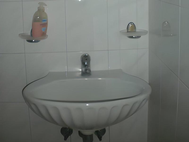 98DA90E287F873595DB2EC52AA517BDF