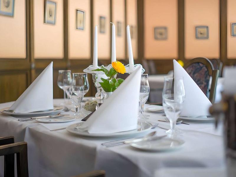 4216C014795BD8644EDF10DED11FEAFA