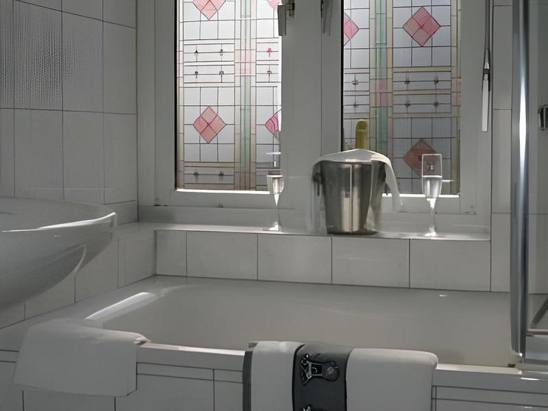 55B5863E830E9F25F9F1EEA726AD1B69