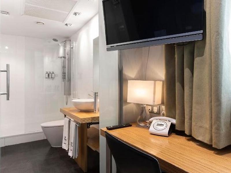 74897C1E418D746B6DE15A5C3A8E2596