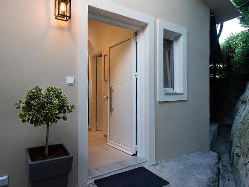 B6C6642D068F4A7DD2E4D9A22DB4CB93