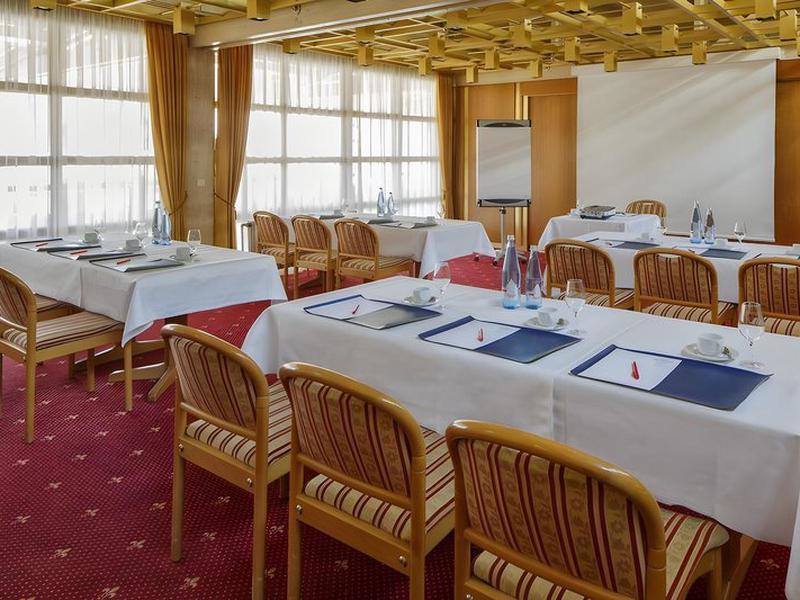 E77D16284DEC15BB8A27FD163C33B90F