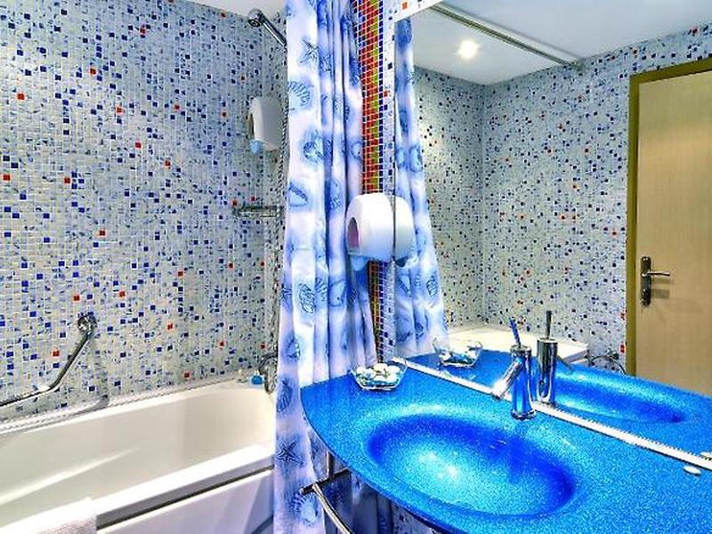 75CCCA2744E86FB64E845A6C156F6533