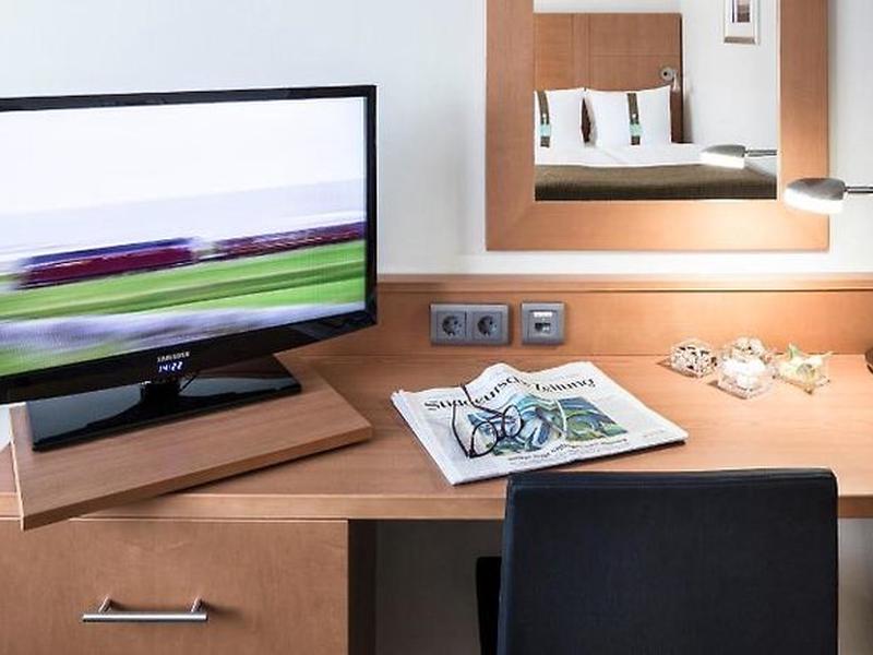 24D3E79EBB270494AC5B9B586ACAAE98