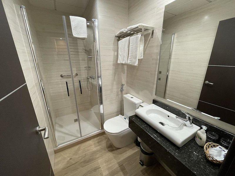 A615E8BF2B2E73EC080F7DB5F2128D26