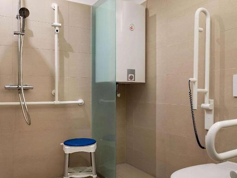 23947CF4BD839618DA6C20A7B34B3560