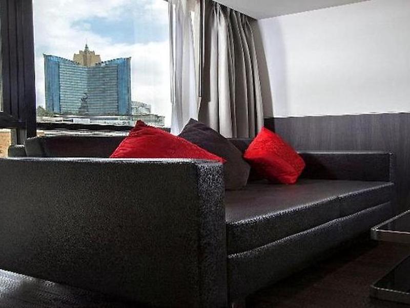 F9B4E9CBA5A8FA3689DE65BF08FB17FC