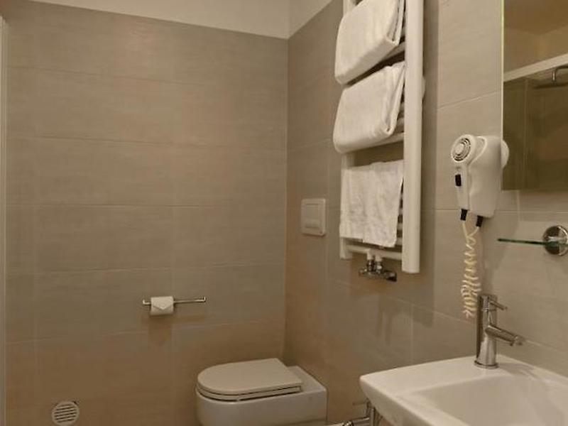 7696B54A2A9D0B92D872117D00635B8B