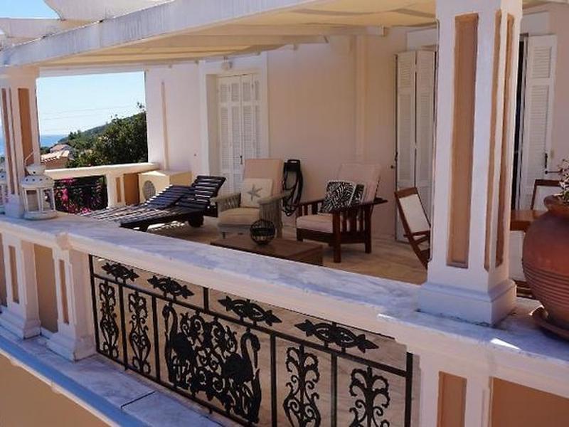 B811817C3778E60DC0326A96E70C2D73