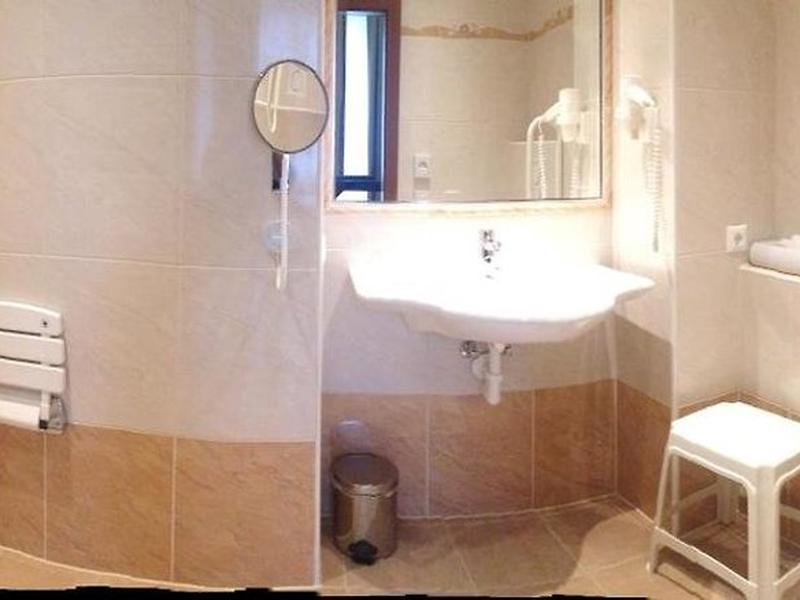 DF9CC1181F62B18A90CECC42EFF76B8E