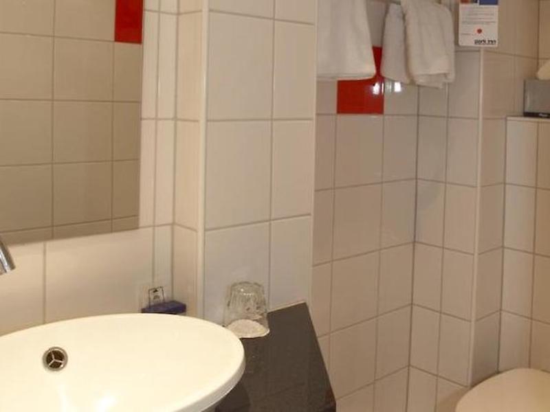 8334D98EB847353BB54880F915001AB3