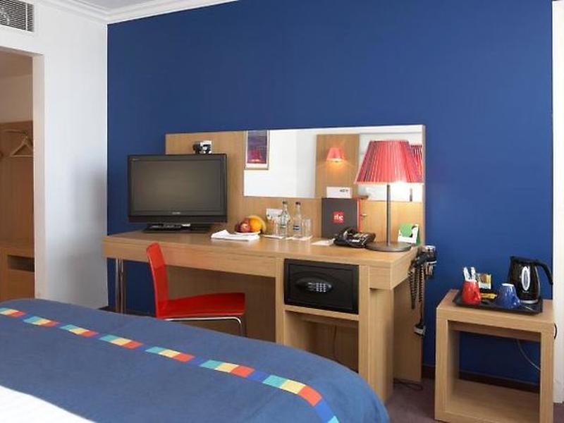 AEBA0F4BFBC71B577F635A8BF92E2EA3