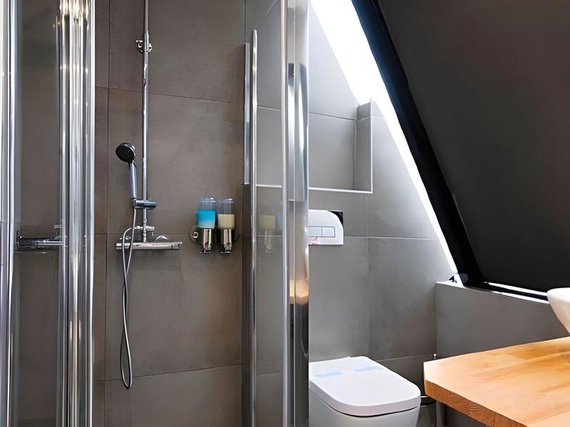 1BF977CF87D4357E8C71444F9306DC55