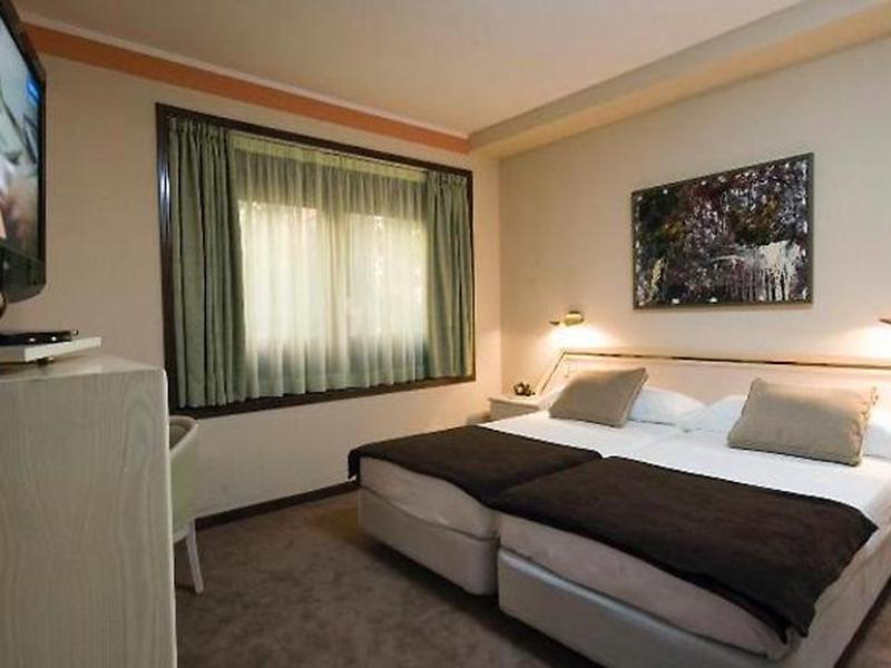 3BD9F13CE6C16B29C03F527006DC7F9E