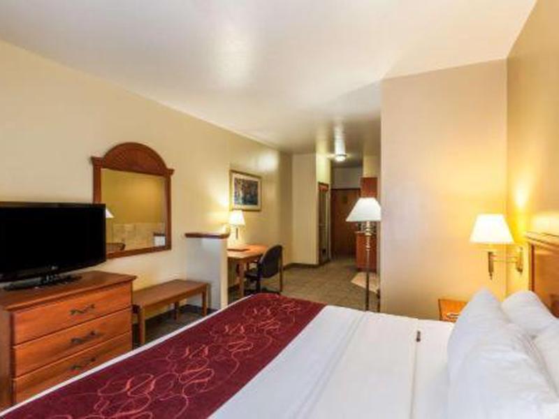 B2CB0720AF84684C166AB685792D18D1