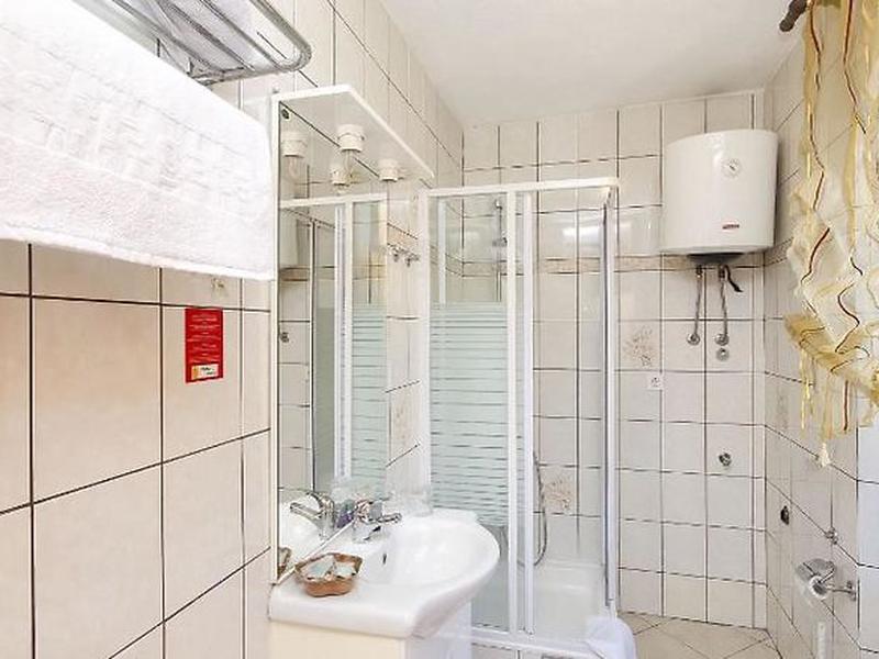 140BA828FE13C72928D7CD8B824E38CD