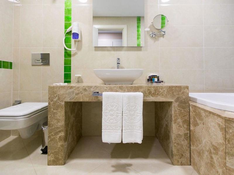 4A0649B04D7EDB82B597369852E9E076