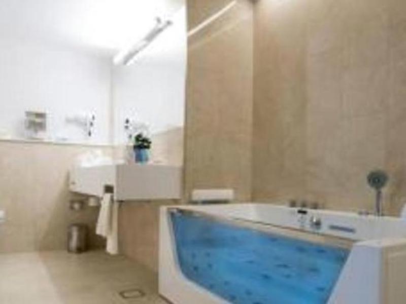 67618C89648E9DD1AAB19C2BE94EEE0C