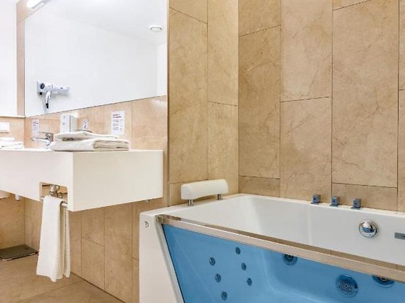 47C985AD4899C456D529565E15CDF201