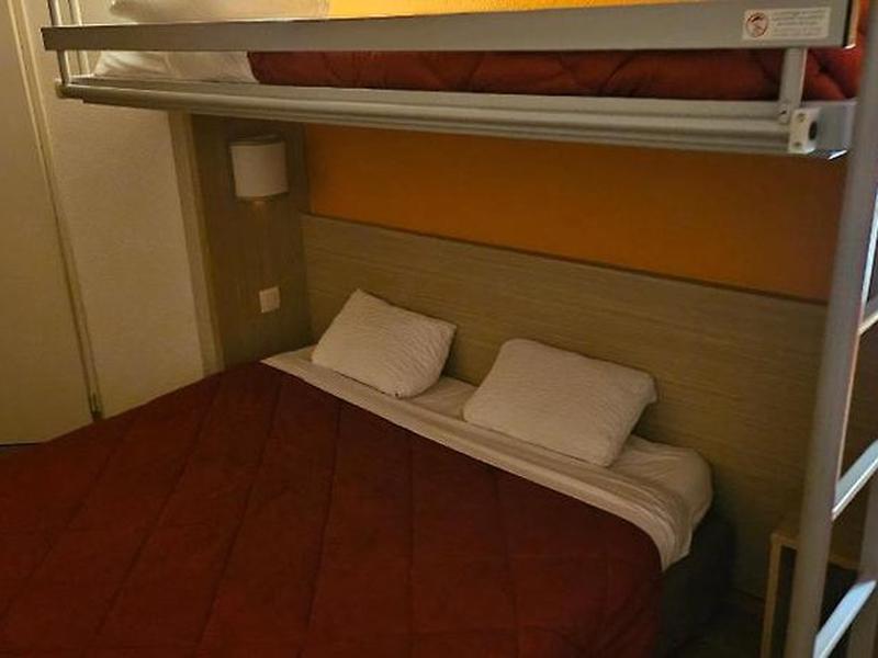 E765FB98AF50D3546103BBBD09A93167