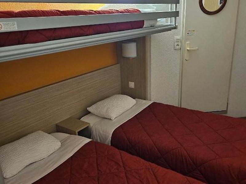 3297A52C4B625DE224387F9F970362E4