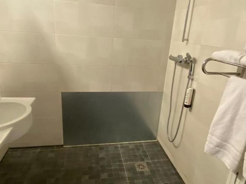 19C907FF1D08B45E85F404586B9913DC