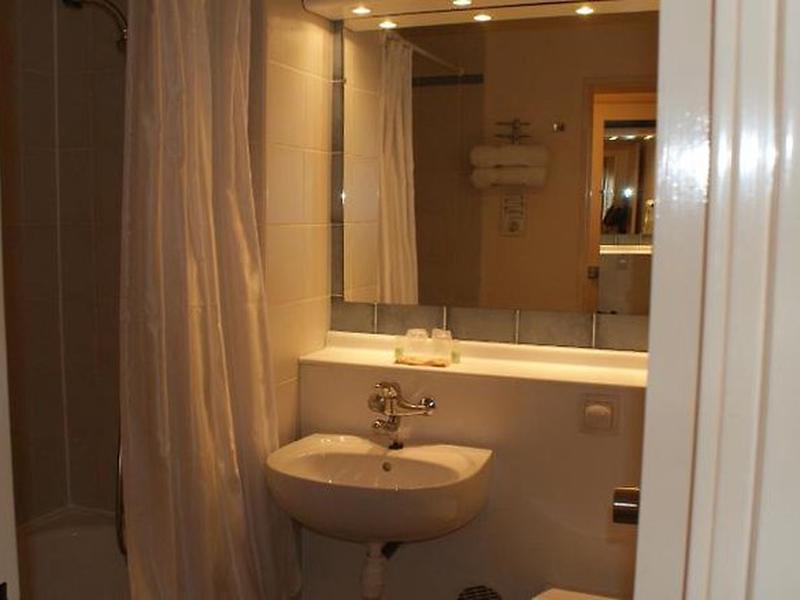 C9AE0929F21F240CDFA0A937594BAF83