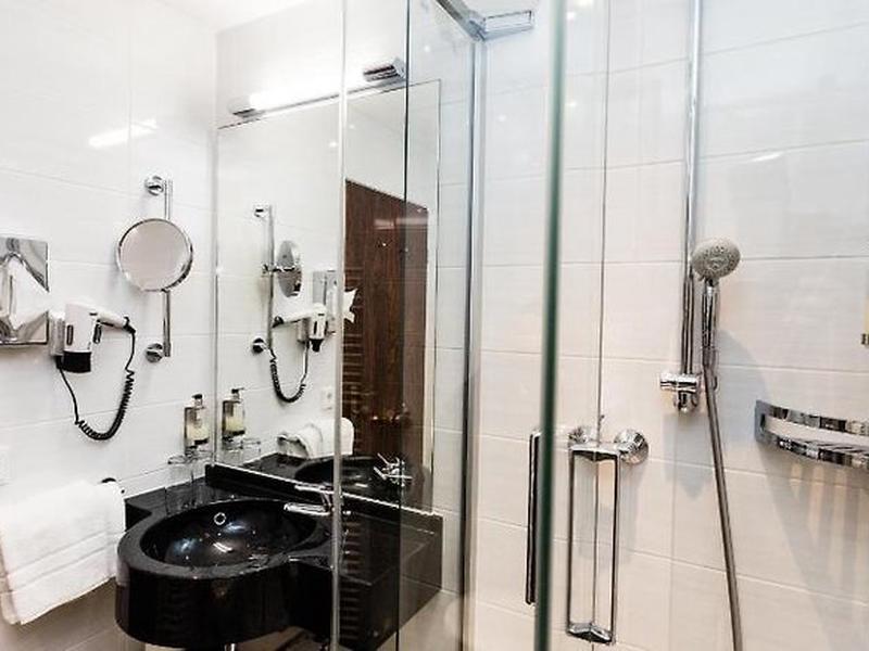 B7AE8537CF27E8DCFFF717D0DC60FFB9