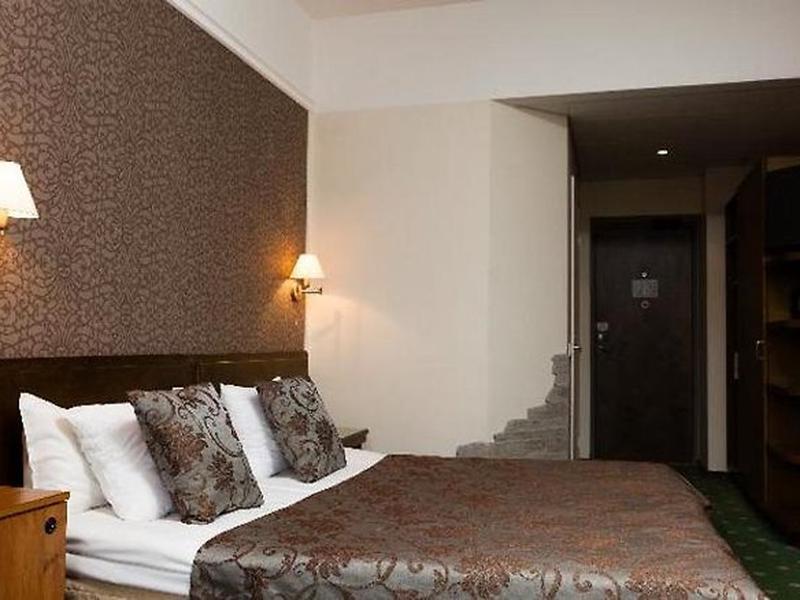 536742CAF679D26D346E410D0766903D