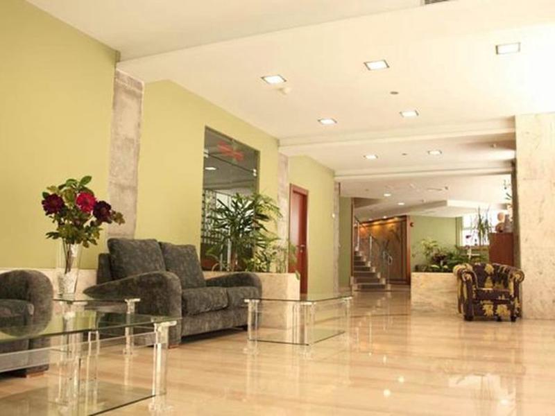 E2208D9FB553A7F370E2FC279D8E8D2F