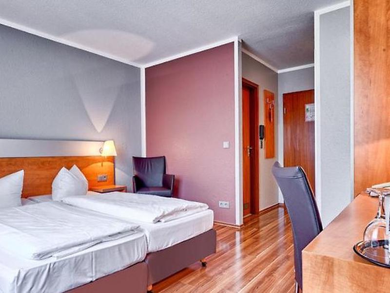 CDBAD823E2B70FFA3EAE4109B343D873