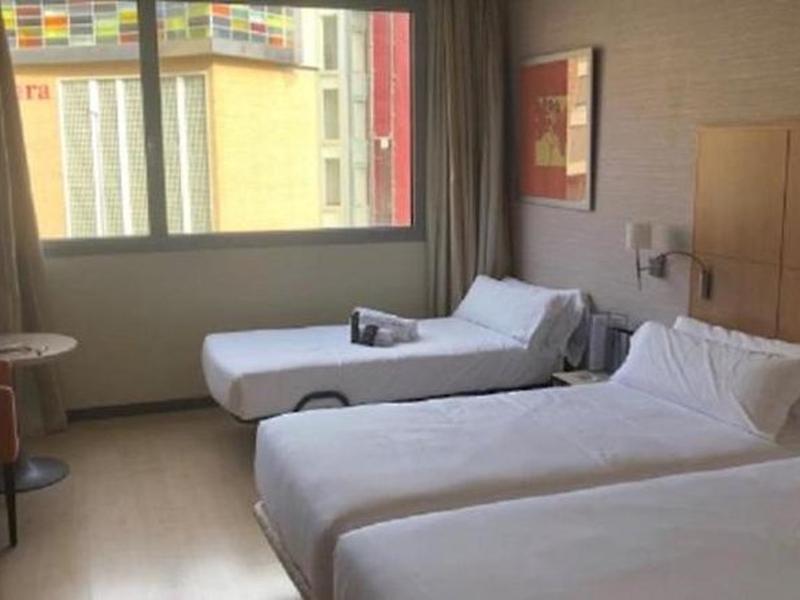 FDD5E946A0FCCEAE98A8A39036E2C585