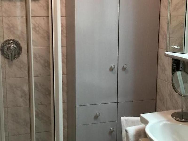 4DE5ADAF28D388BA443F9EFAFF5DFDA3