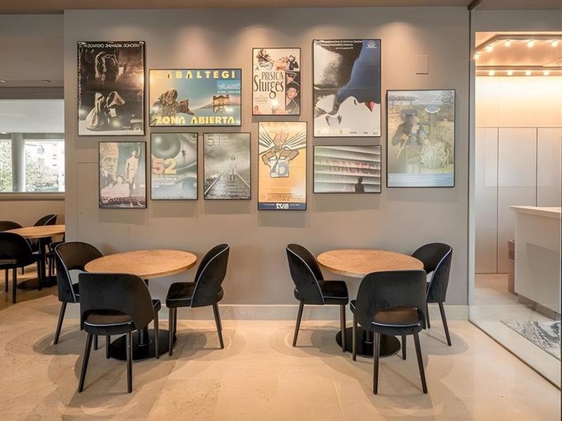 700AA4FCDD421624D9810BAA7E9BBBF7