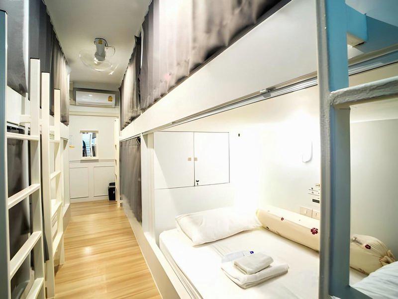 1558CF14974E04FF9348FB0AA2153330