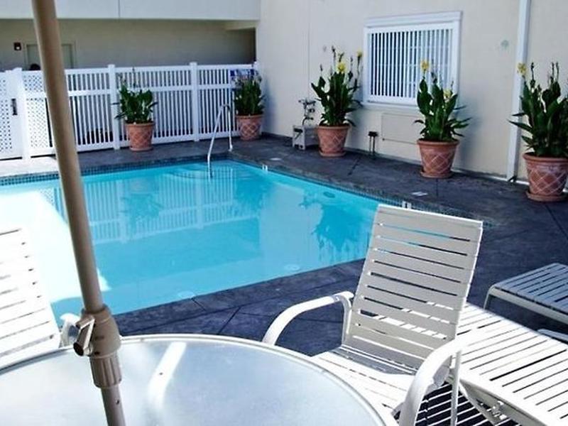 BC4051D834DC2ABE230AB2672C414E1B