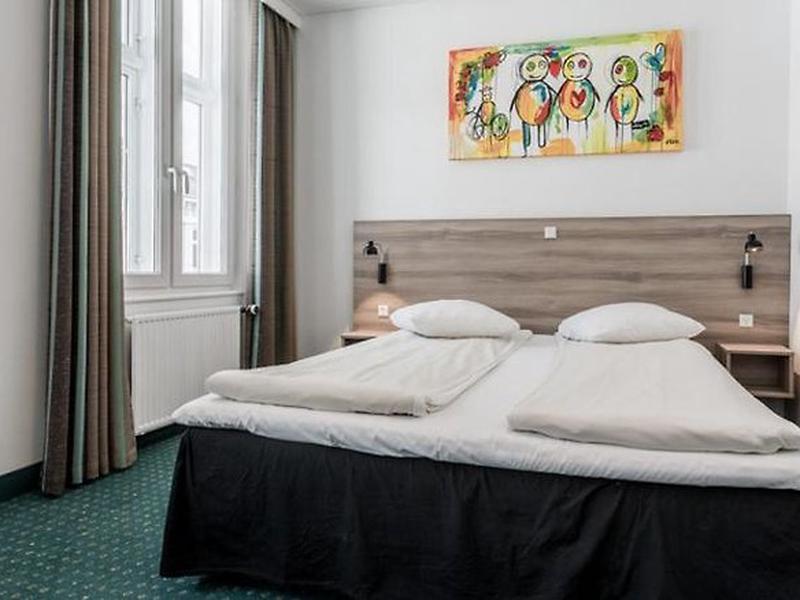 4C21C0345E9F1D2363D44A37F4643BFC