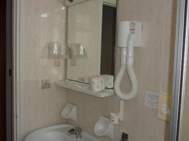 40C3240AFE0E9357DE8C420D18732FEA