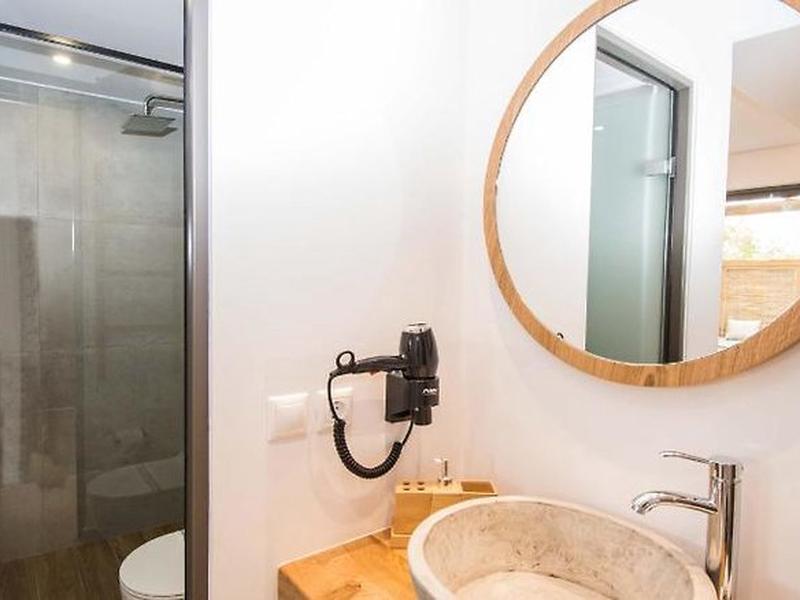 A5235C71CAAAA3681D456C9CD3836A5E