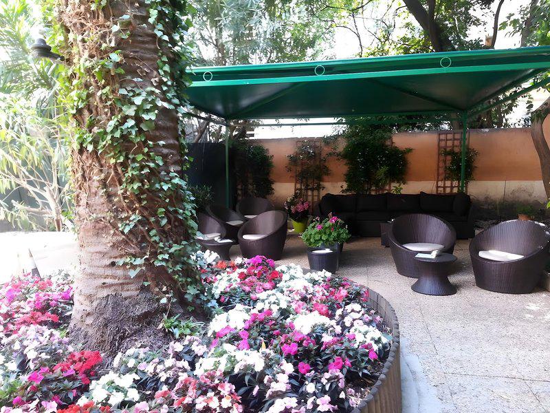 EACC33D558D980D22857568087FBE0B8