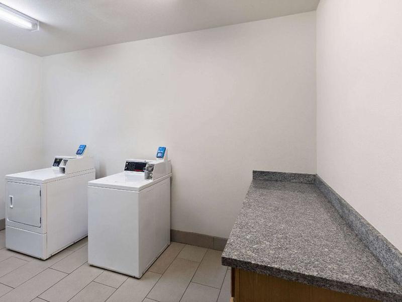 210B8E12220D384D5593AC5D5954E9E3