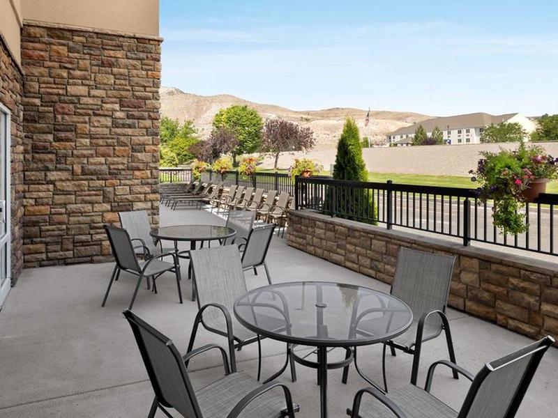 D1756EF4CA83687B27D3A485957AB976