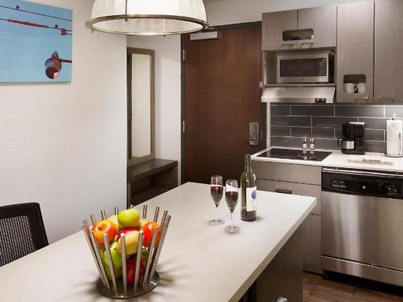 737AAACEB05E404075AEDCFEEE5AD310